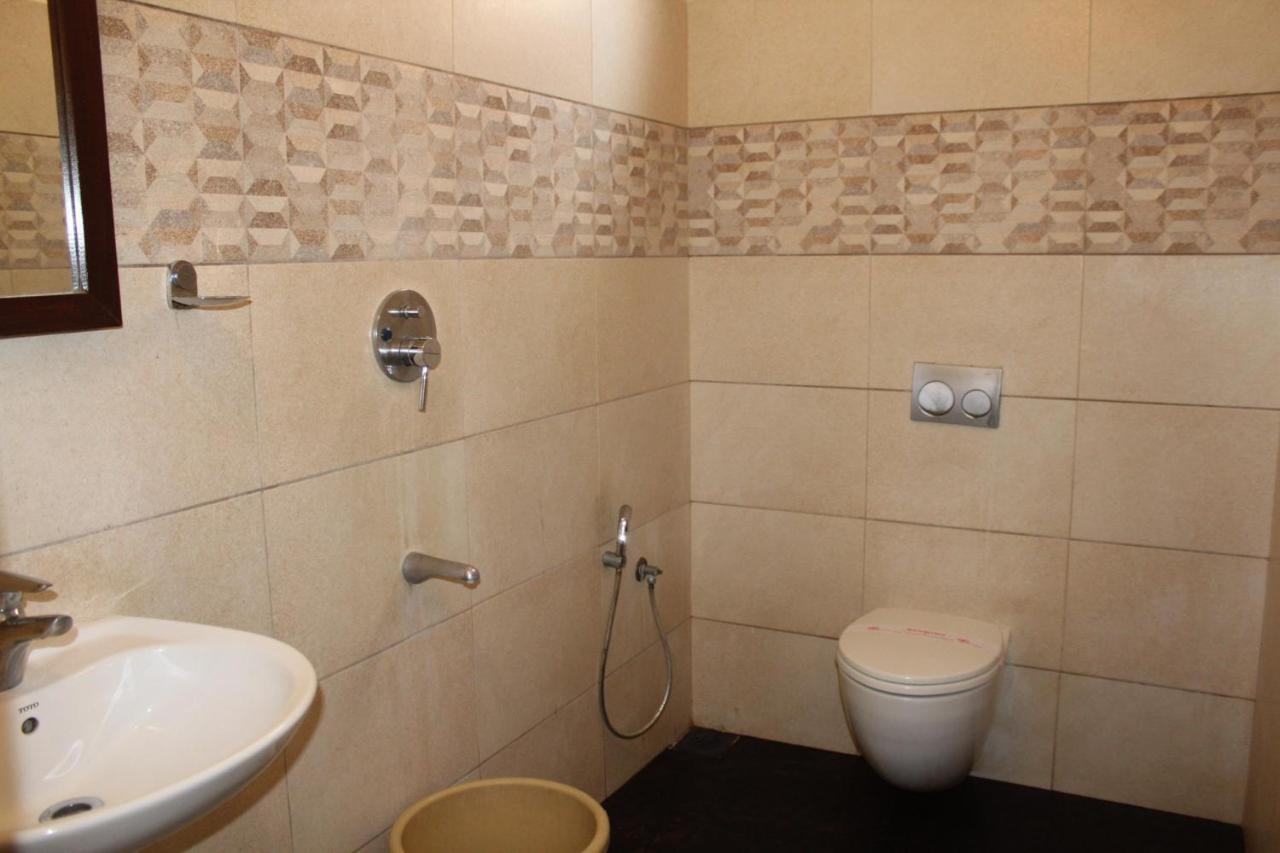 Annai In Saravana Bhavan Fine Stay And Restaurant Velankanni Exterior photo