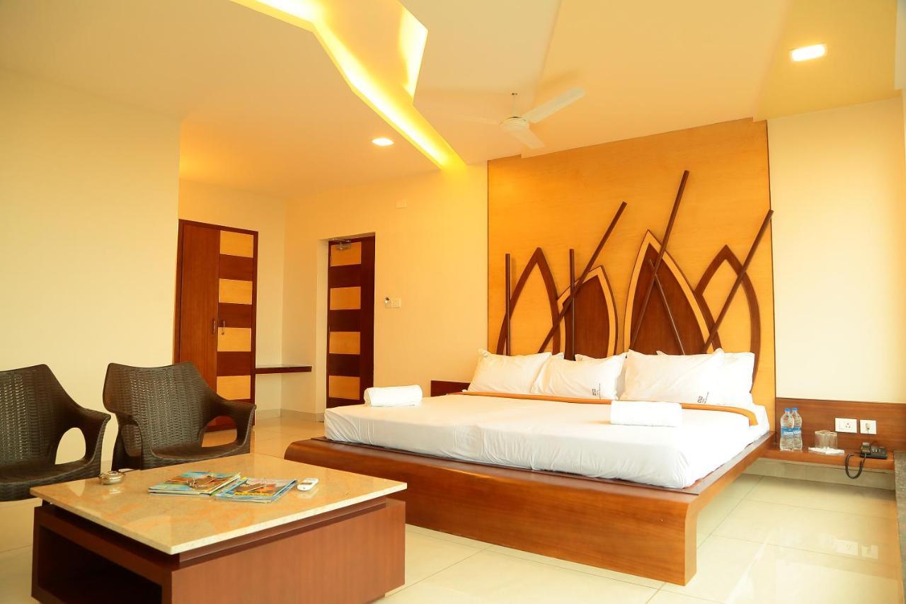 Annai In Saravana Bhavan Fine Stay And Restaurant Velankanni Exterior photo